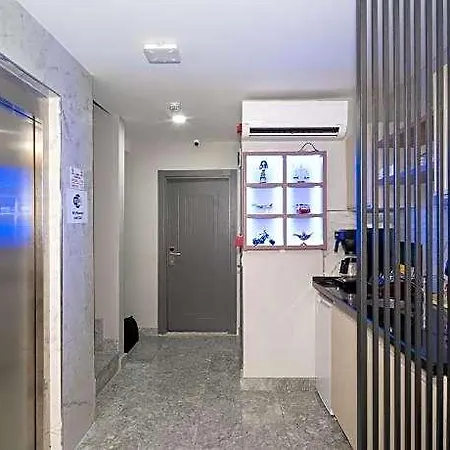Robin Hotell 4*
